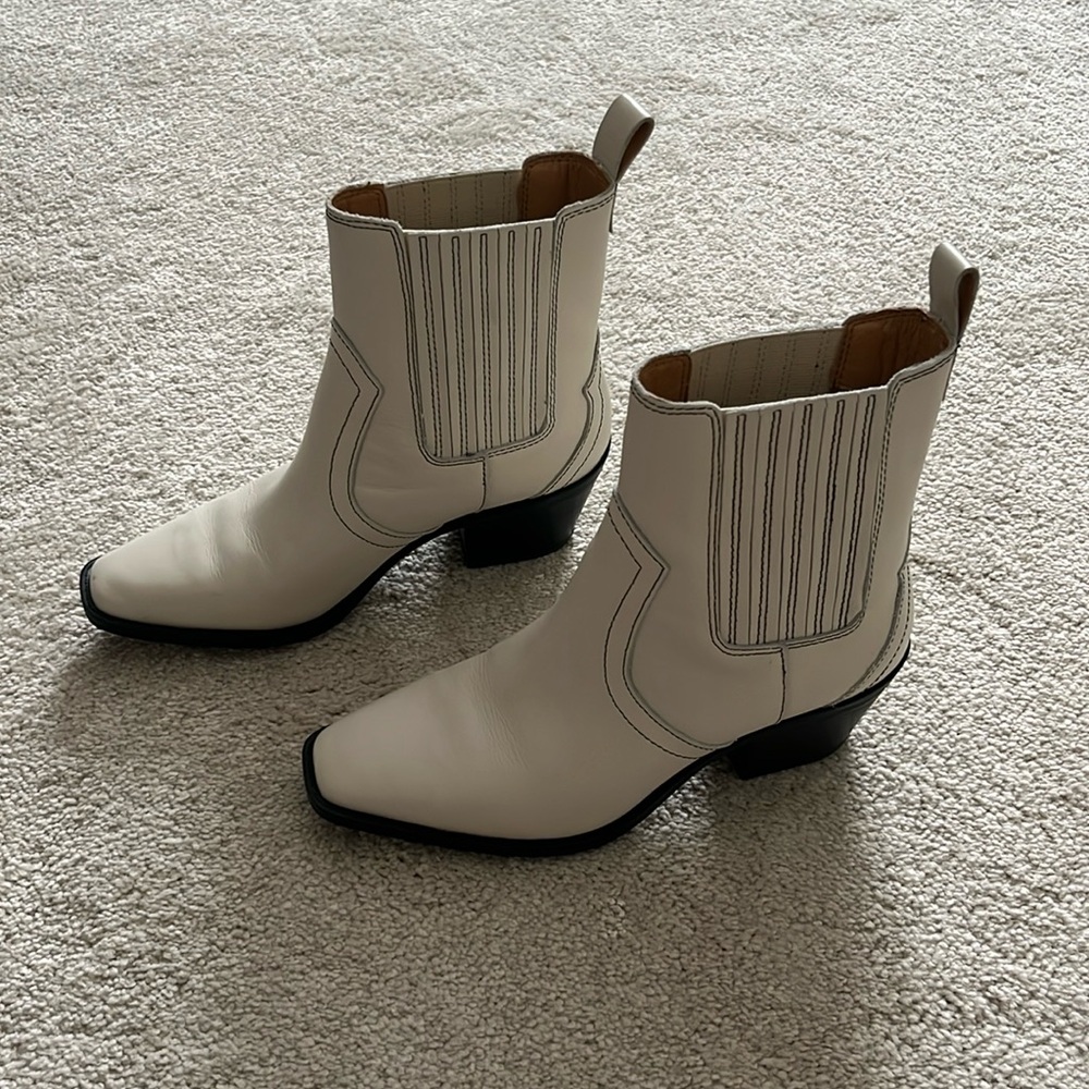 Crown Vintage cowgirl booties